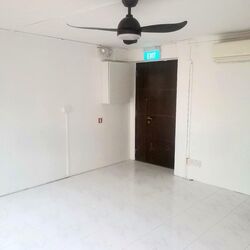 Toa Payoh Central (D12), Shop House #573586851